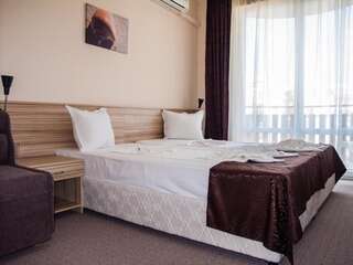 Отель Ivian Family Hotel Равда Двухместный номер с 1 кроватью-1