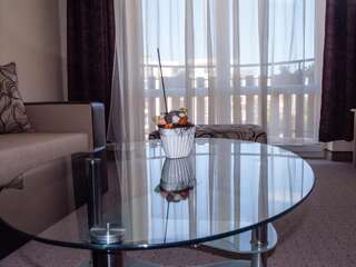 Отель Ivian Family Hotel Равда Люкс с 1 спальней и балконом-4